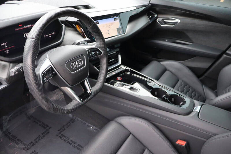 2023 Audi e-tron GT quattro Premium Plus