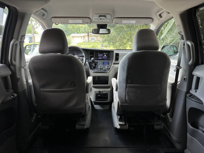 2018 Toyota Sienna LE Mobility 7-Passenger