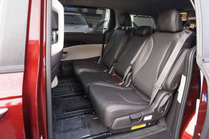 2022 Kia Carnival EX