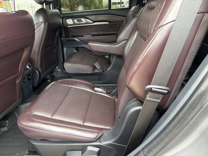 2025 Ford Explorer Platinum