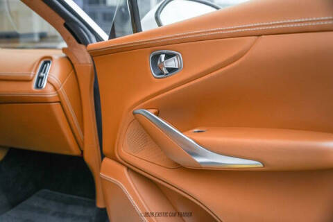 2021 Aston Martin DBX