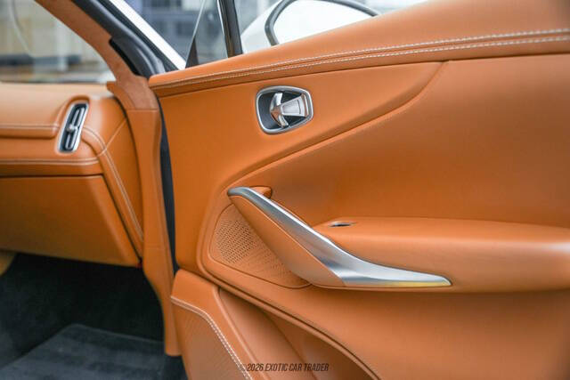 2021 Aston Martin DBX