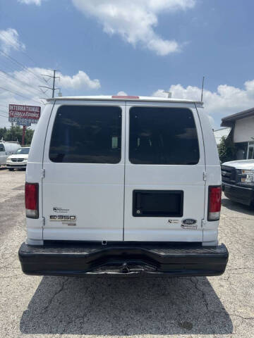 2013 Ford E-Series E-350 SD