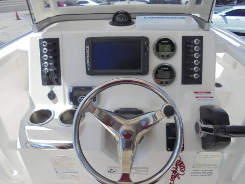 2017 Robalo R222