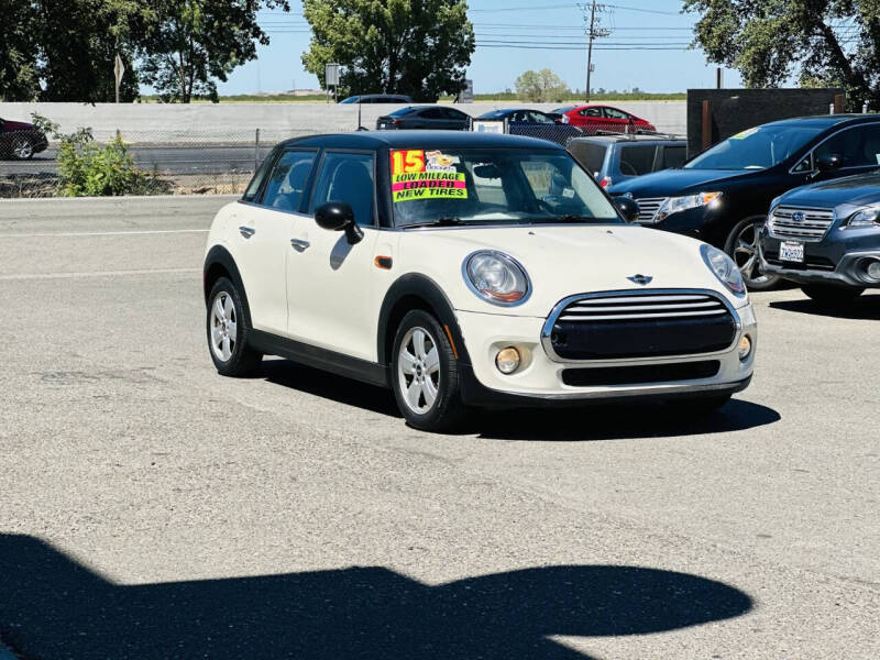 2015 MINI Hardtop 4 Door Cooper