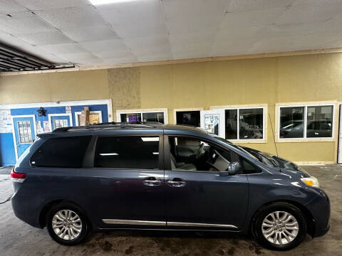 2014 Toyota Sienna for sale at Ricky Auto Sales in Houston TX