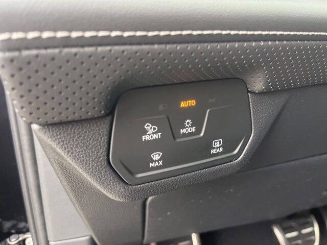 2026 Volkswagen Atlas Cross Sport SEL Premium R-Line 4Motion