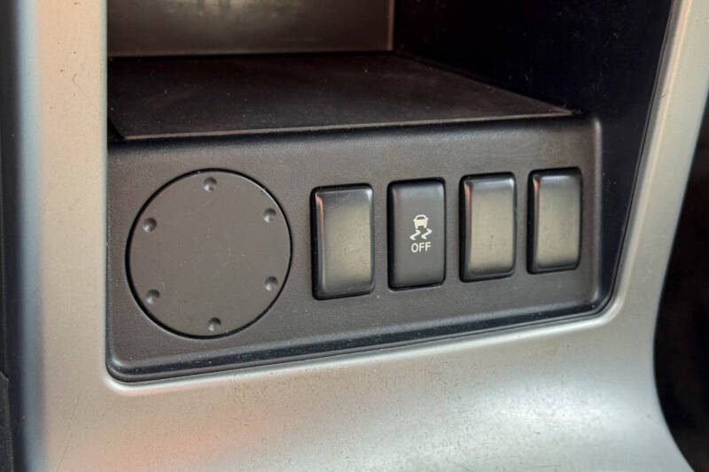 2012 Nissan Pathfinder SV