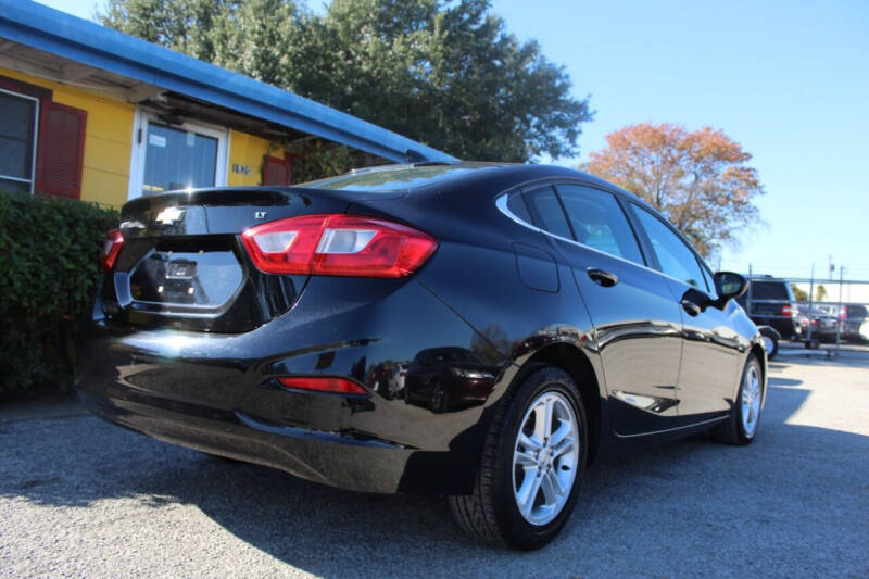 2016 Chevrolet Cruze LT photo 9