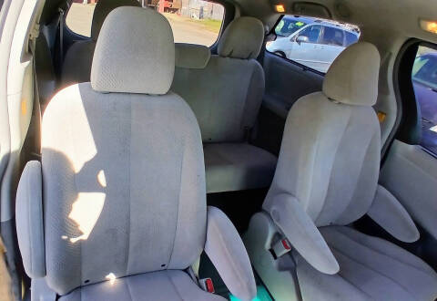 2011 Toyota Sienna LE 7-Passenger