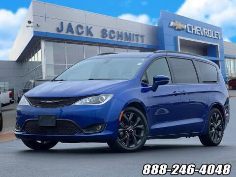 2019 Chrysler Pacifica for sale at Jack Schmitt Chevrolet Wood River in Wood River IL