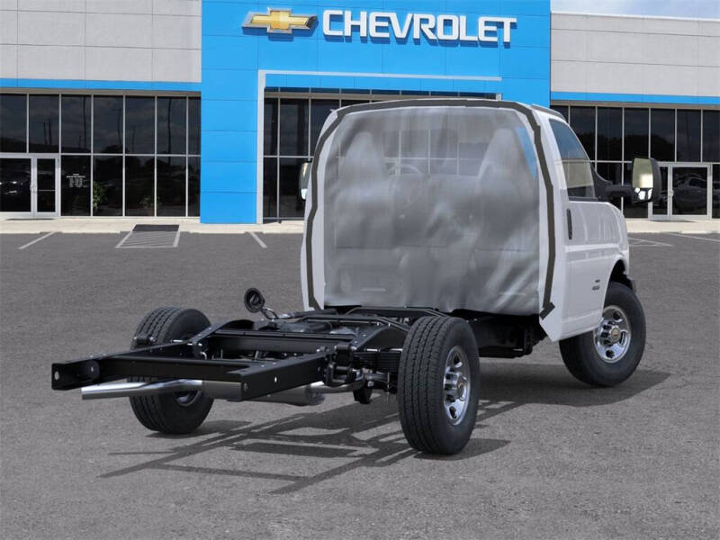 2025 Chevrolet Express 3500