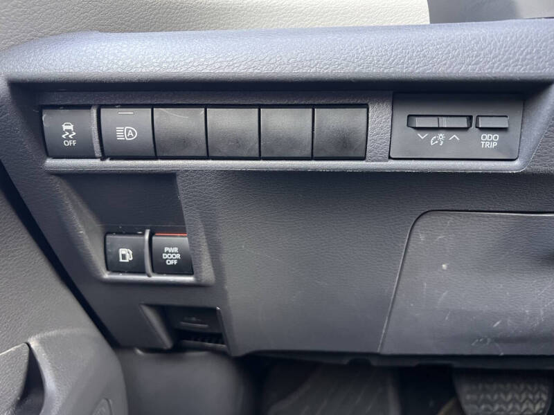 2021 Toyota Sienna XLE 8-Passenger