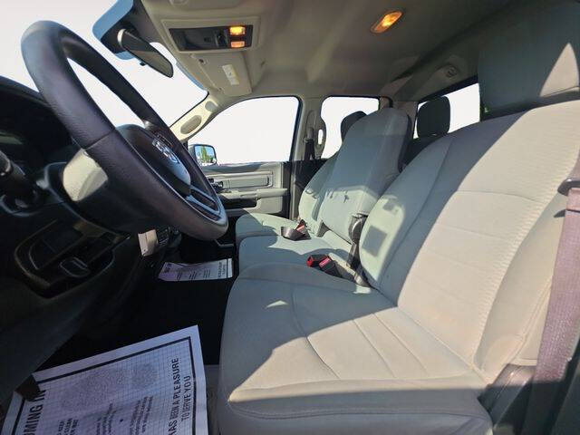 2017 RAM 1500 SLT