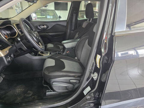 2016 Jeep Cherokee Sport