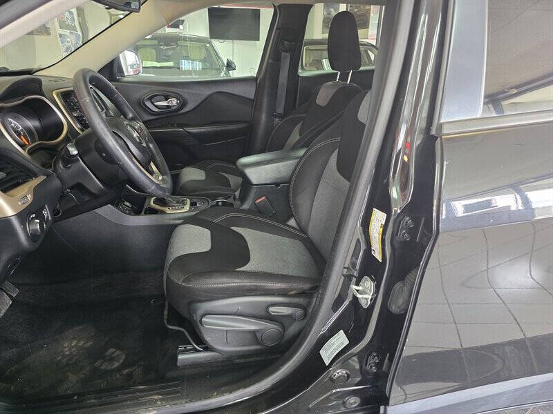 2016 Jeep Cherokee Sport