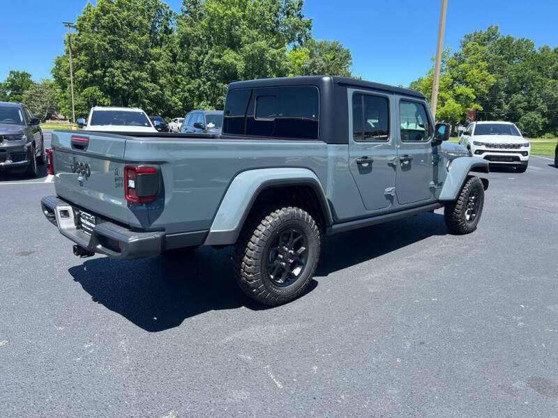 2025 Jeep Gladiator Sport