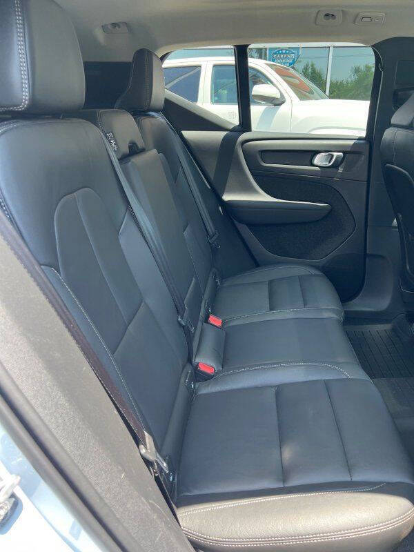 2024 Volvo XC40 B5 Plus Bright Theme