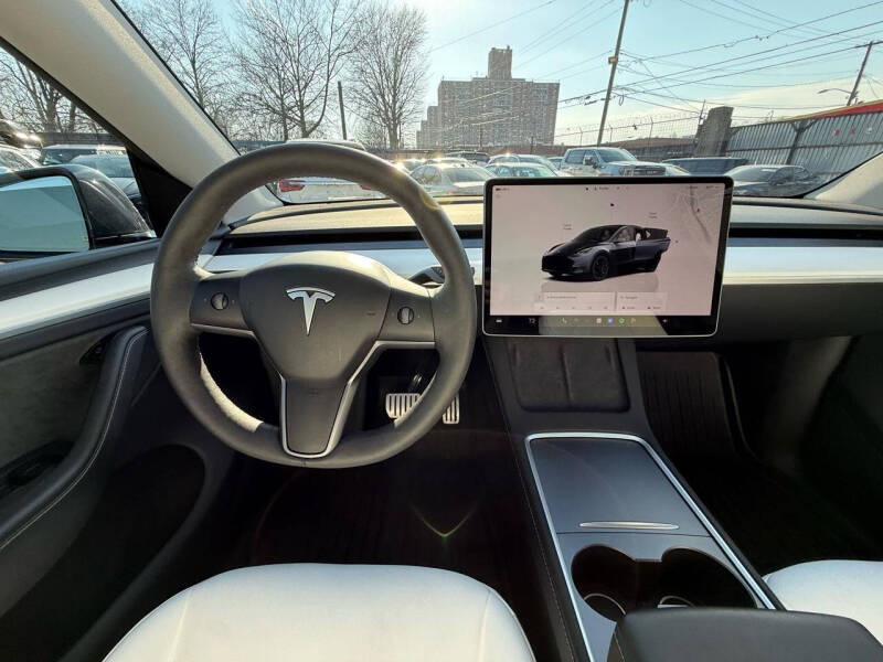 2025 Tesla Model Y Performance