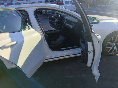 2019 Volvo S60 T6 Momentum