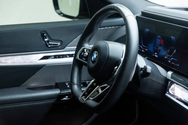 2023 BMW 7 Series 740i