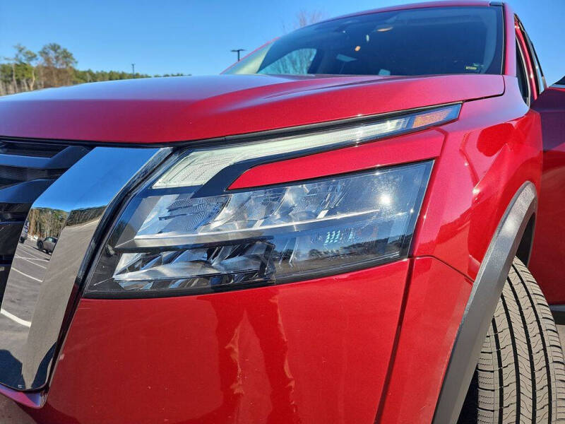 2024 Nissan Pathfinder SV