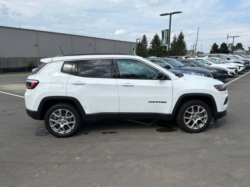2022 Jeep Compass Latitude Lux