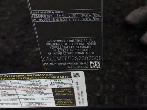 2025 Land Rover Defender 130 V8 P500