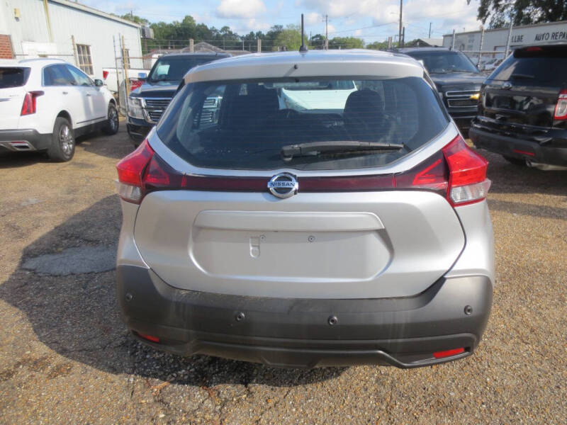 2020 Nissan Kicks S