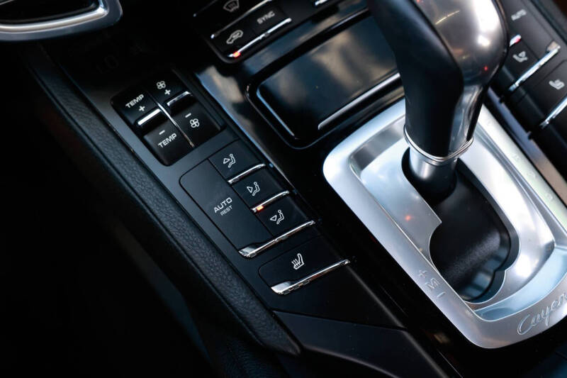 2014 Porsche Cayenne Platinum