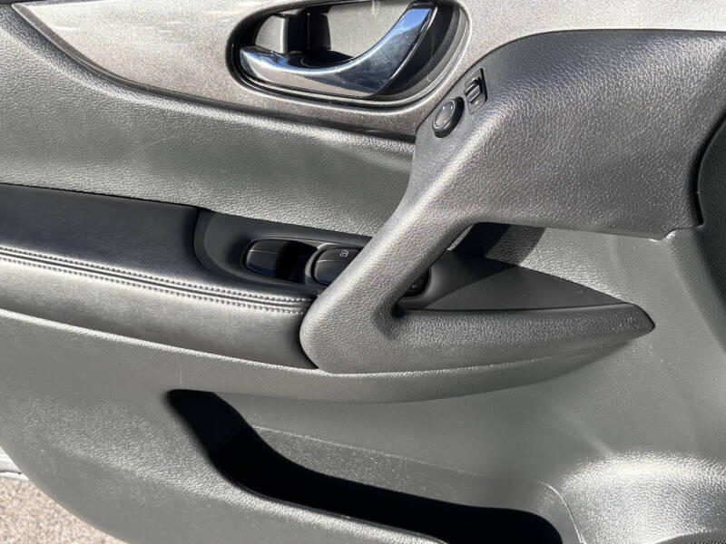 2017 Nissan Rogue Hybrid