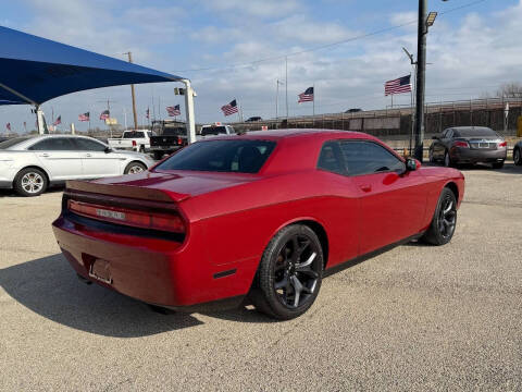 2013 Dodge Challenger SXT