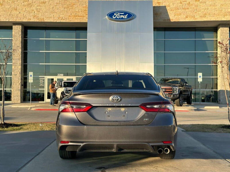 2023 Toyota Camry SE