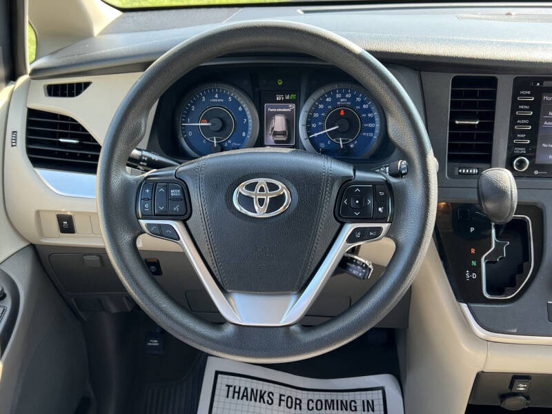 2020 Toyota Sienna LE 7-Passenger