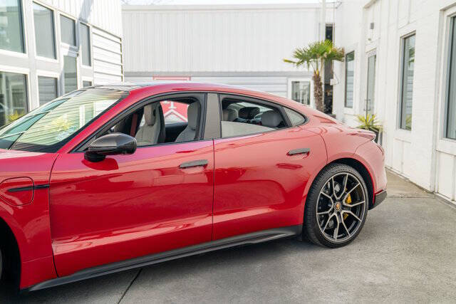 2022 Porsche Taycan 9