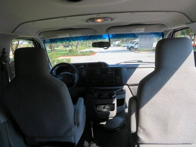 2014 Ford E-Series E-350 SD XLT