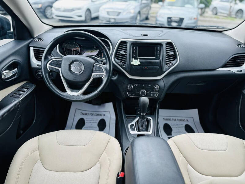 2016 Jeep Cherokee Sport