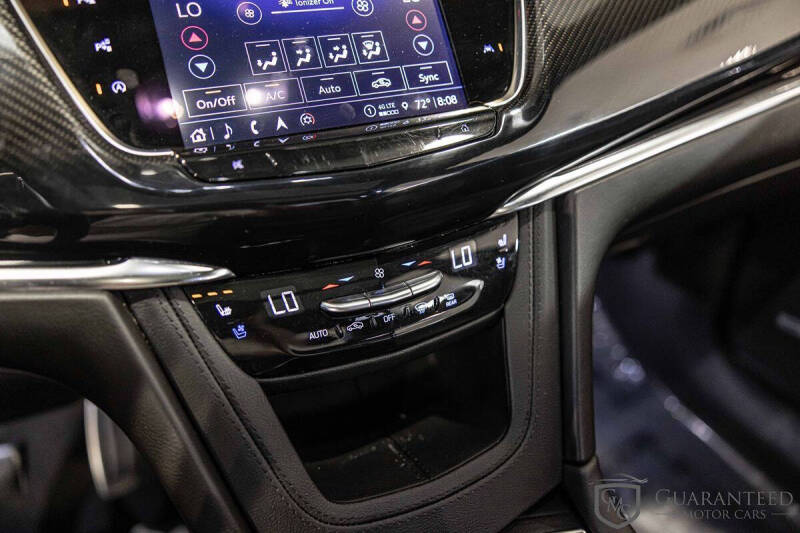 2022 Cadillac XT6 Sport