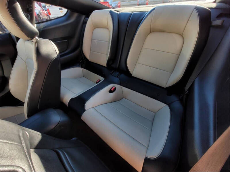 2016 Ford Mustang EcoBoost Premium