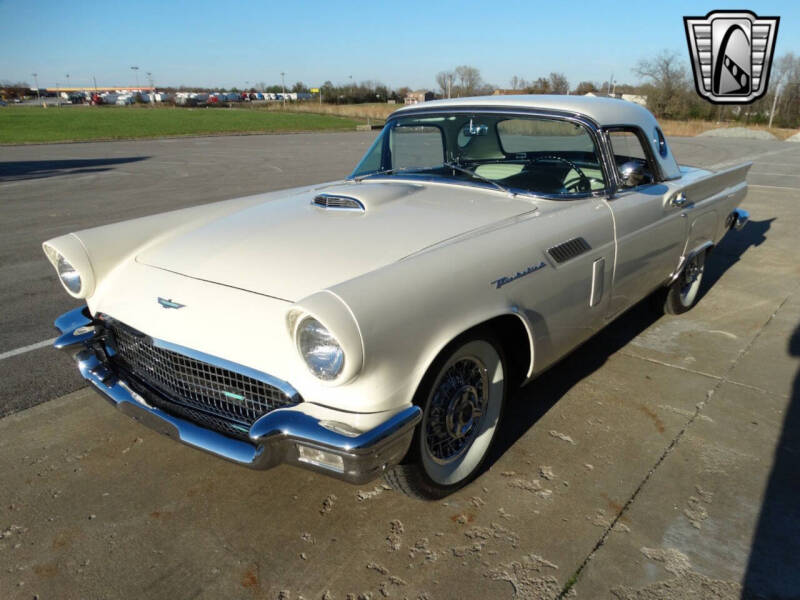 1957 Ford Thunderbird