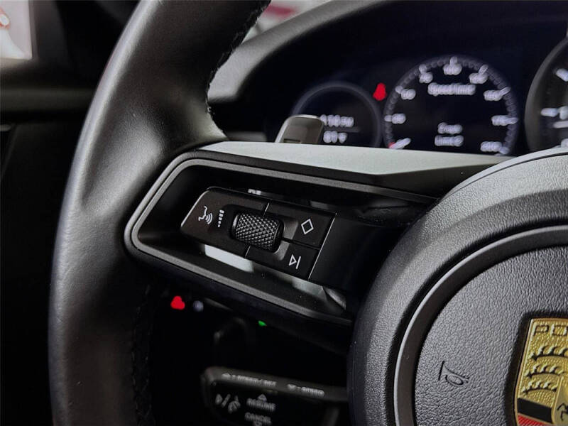 2021 Porsche 911 Carrera