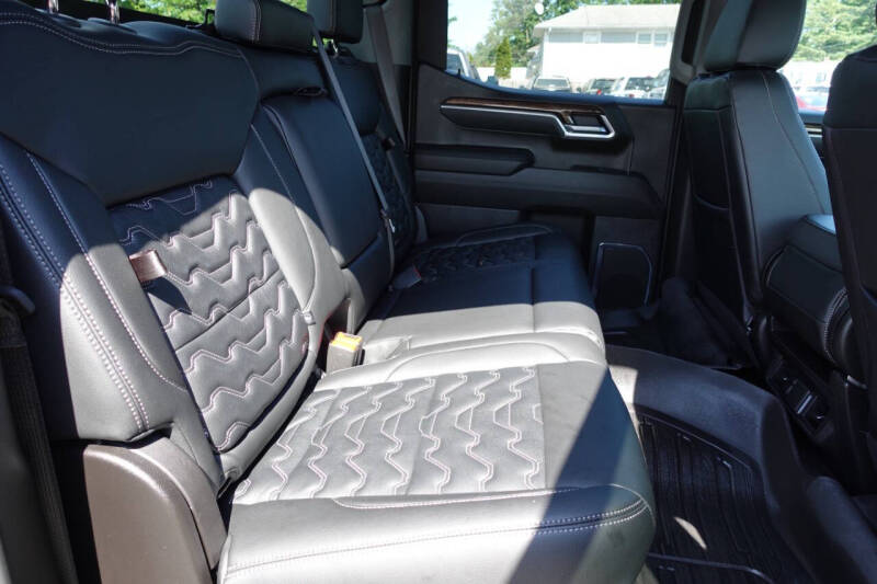 2025 GMC Sierra 1500 Elevation Standard