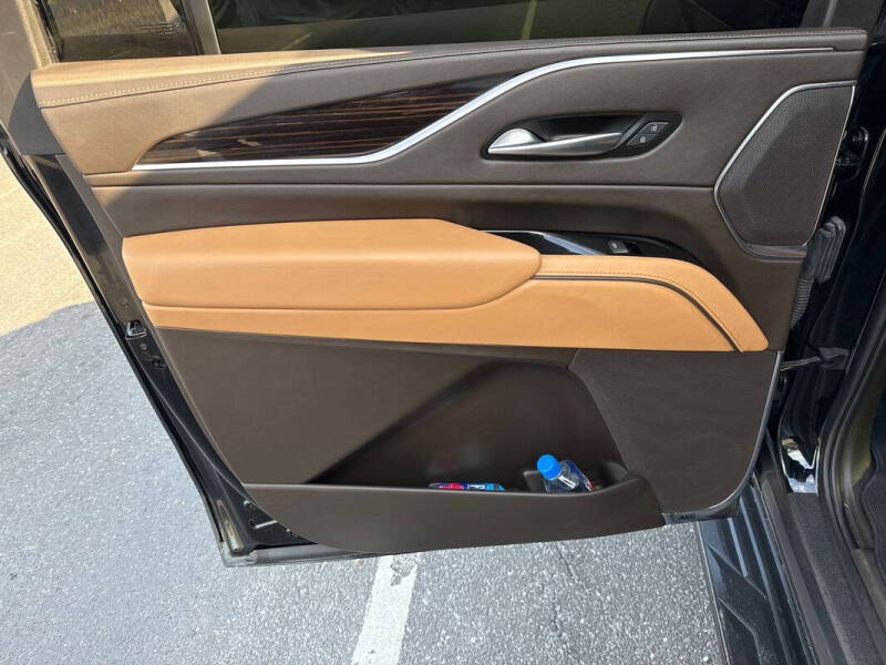 2023 Cadillac Escalade ESV Premium Luxury