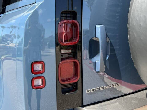 2025 Land Rover Defender 90 P400 X-Dynamic SE