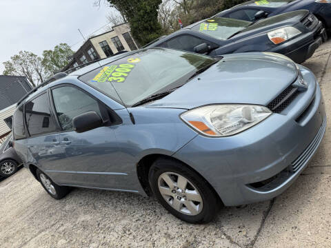 2005 Toyota Sienna LE 7 Passenger