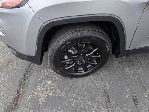 2017 Jeep Cherokee Sport