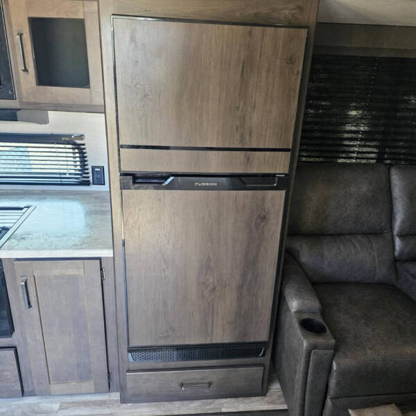 2022 Winnebago 240ML Transcend Xplore
