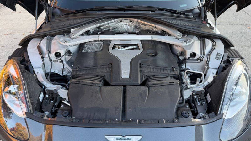 2022 Aston Martin DBX