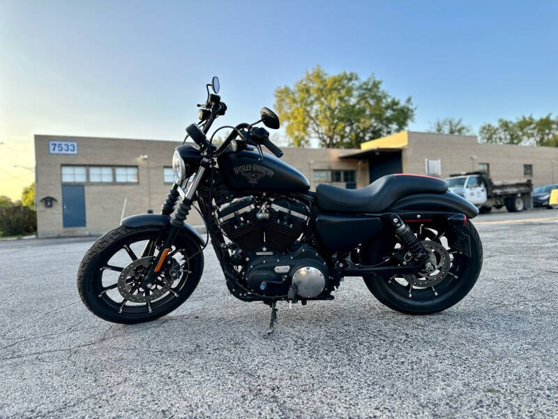 2016 Harley-Davidson Sportster Iron 883