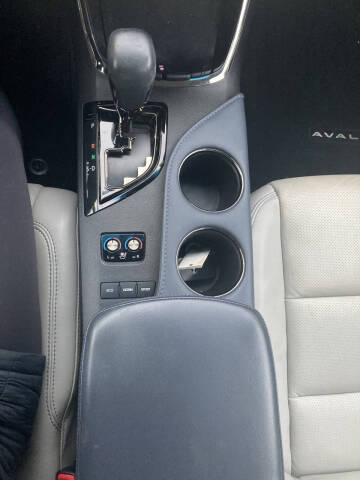 2013 Toyota Avalon XLE Premium